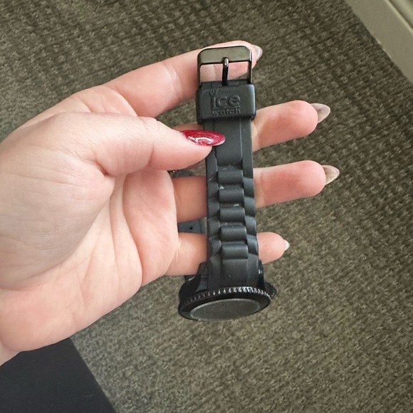 Black ice sporty watch with heart and Swarovski - Picture 4 of 5